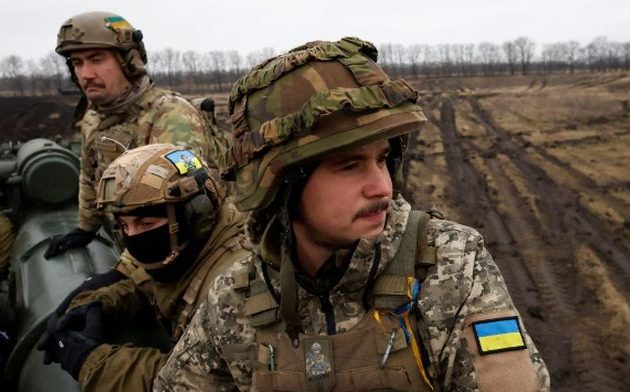 «Δουλίτσες»: Οι Ουκρανοί αγόρασαν 180.000 στρατιωτικά μπουφάν από την Τουρκία και κατηγορούνται για μεγάλη κομπίνα