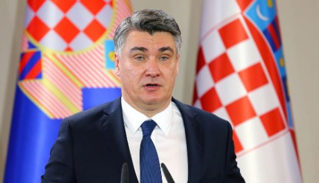 Ο φαιδρός Κροάτης πρόεδρος «φοβάται» ότι οι ακροδεξιοί χούλιγκάν του θα βιαστούν στις ελληνικές φυλακές