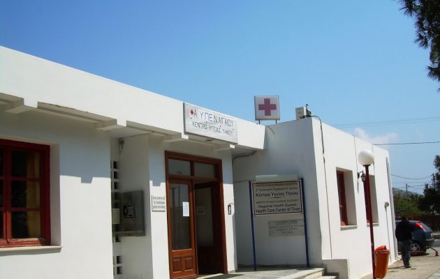 Πατέρας 3χρονου που πνίγηκε από σταφύλι: Υποστελεχωμένο το Κέντρο Υγείας Τήνου