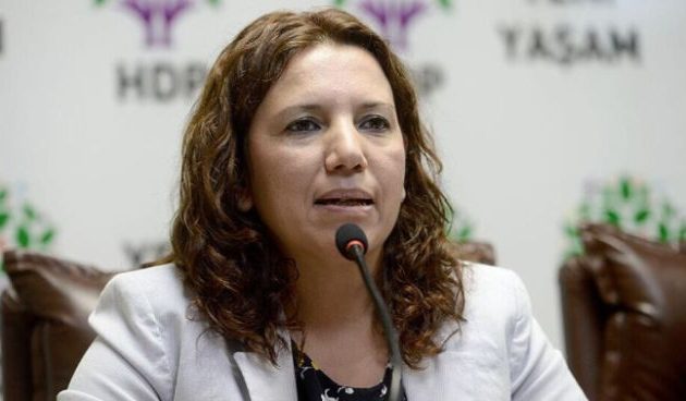 Τουρκικό δικαστήριο καταδίκασε σε περισσότερα από τέσσερα χρόνια φυλάκιση Κούρδισσα πρώην βουλευτίνα