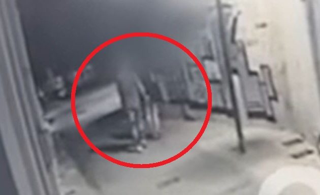 Κάμερα κατέγραψε απόπειρα βιασμού στο Ηράκλειο Κρήτης (βίντεο)