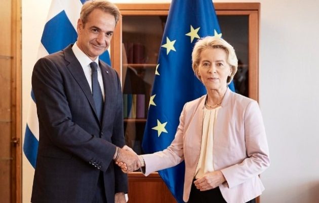 ΣΥΡΙΖΑ και ΠΑΣΟΚ ξεσκεπάζουν το επικοινωνιακό σόου Μητσοτάκη με τα κονδύλια για τις πλημμύρες