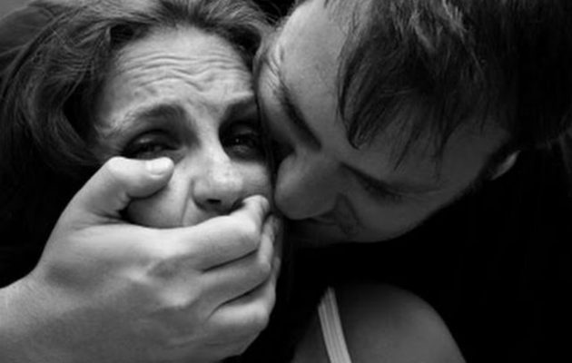 Σαρώνει η ενδοοικογενειακή βία στην Πάτρα – Σύζυγοι και σύντροφοι παίζουν ξύλο