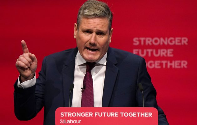 Βρετανία: Συντριπτική νίκη των Εργατικών δείχνουν οι δημοσκοπήσεις