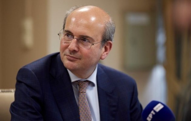 Ελεύθεροι επαγγελματίες: Βγάζουν δεν βγάζουν θα φορολογούνται για 10.920 ευρώ