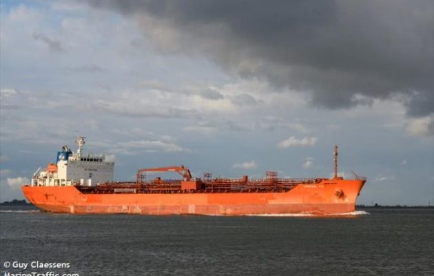 Απόπειρα κατάληψης τάνκερ στην Υεμένη: Οι ΗΠΑ συνέλαβαν τους ένοπλους- Εκτόξευση πυραύλων