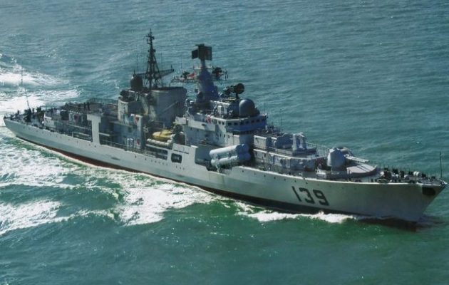 Κινεζικό πολεμικό πλοίο «έπληξε» με παλμούς σόναρ Αυστραλούς βατραχάνθρωπους (δύτες)