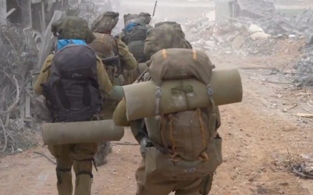 Οι Ισραηλινοί στρατιώτες στις παρυφές της πόλης της Γάζας