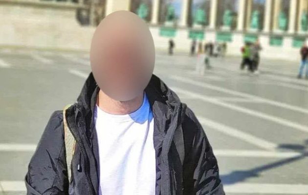 Πέθανε ο αστυνομικός που χτυπήθηκε από φωτοβολίδα χούλιγκαν