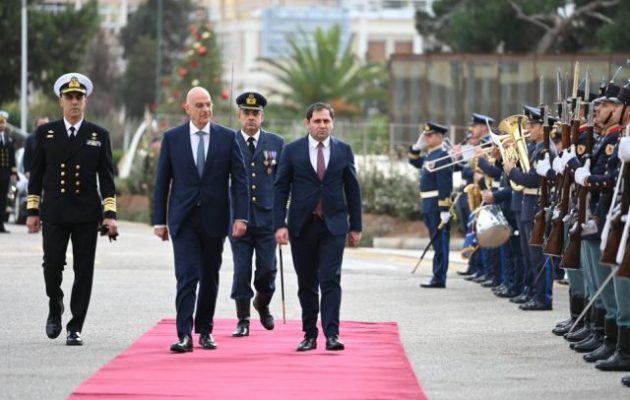 Νίκος Δένδιας σε Αρμένιο Υπ. Άμυνας: «Μας ενώνουν τραγικές μνήμες, μνήμες τραγωδιών που έζησαν οι λαοί μας στην ιστορική τους πορεία»