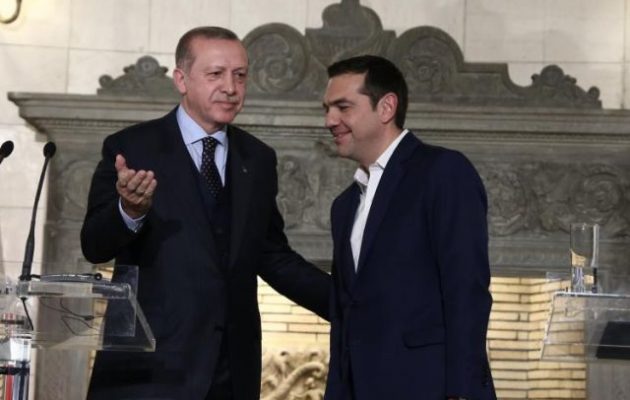 Μπροστά στον Τσίπρα ο Ερντογάν μίλησε για «μουσουλμανική» μειονότητα – Μπροστά στον Μητσοτάκη είπε «τουρκική»
