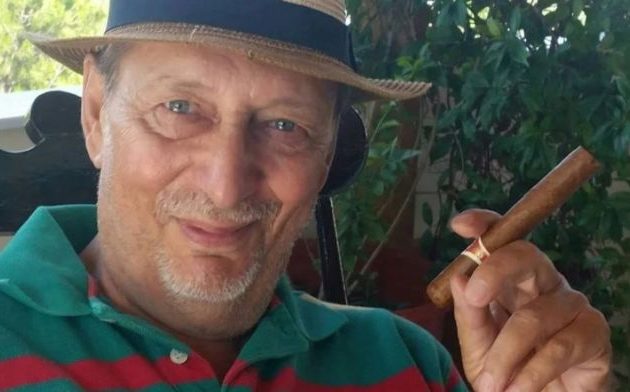 Καλύβια – Η ανάρτηση του 71χρονου πριν τον σφάξει ο γιος του: «Όταν μεγαλώνεις, σε παρατάνε σαν το γέρικο άλογο»