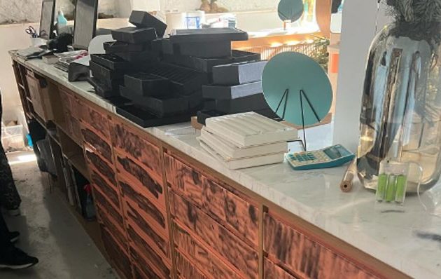 Ριφιφί σε κοσμηματοπωλείο στο κέντρο της Αθήνας με λεία αξίας εκατοντάδων χιλιάδων ευρώ