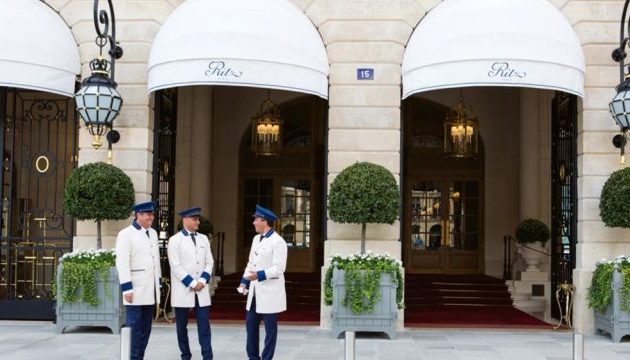 Δαχτυλίδι αξίας 750.000 ευρώ που εξαφανίστηκε από δωμάτιο του Ritz Paris βρέθηκε σε σακούλα ηλεκτρικής σκούπας