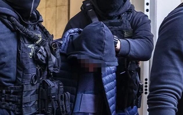 Πατέρας 18χρονου: Του είπαν «πάρ’το πάνω σου και θα σου δώσουμε λεφτά»