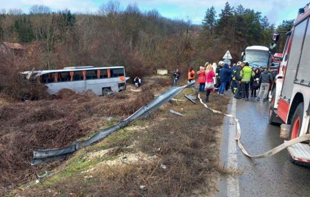 Βουλγαρία: Οκτώ Έλληνες τραυματίες σε σύγκρουση τουριστικού λεωφορείου με νταλίκα