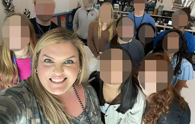 Δασκάλα στο Τέξας κατηγορείται ότι «τα έφτιαξε» με ανήλικη μαθήτριά της