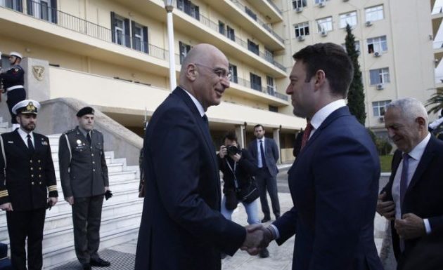 Δένδιας και Κασσελάκης είχαν «ειλικρινή» συζήτηση: «Για μας δεν είναι θέματα επικοινωνίας αλλά θέματα ασφάλειας του Έλληνα και της Ελληνίδας»