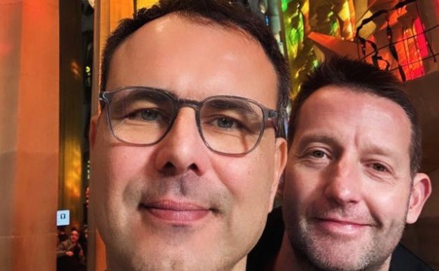 Ο Πατέλης του Μητσοτάκη ευχήθηκε «καλή χρονιά» με τον σύζυγό του στο πλευρό του