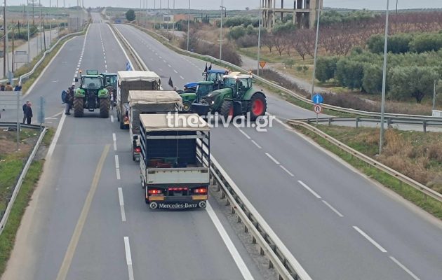 Κορυφώνουν τις κινητοποιήσεις τους οι αγρότες – Έκλεισαν την Ε.Ο. Θεσσαλονίκης-Ν. Μουδανιών