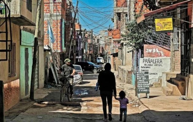 Αργεντινή: Πάνω από το 57% του πληθυσμού βυθίστηκε στη φτώχεια