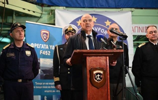 Ο Νίκ. Δένδιας στο πλήρωμα του «Ύδρα»: Στην Ερυθρ. Θάλασσα «υπηρετείτε το καθαρό εθνικό συμφέρον»