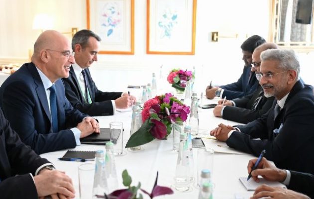 Διάσκεψη Ασφαλείας Μονάχου: Ο Νίκος Δένδιας συναντήθηκε με τον υπ. Εξωτερικών της Ινδίας για το «πλέγμα ισχύος»