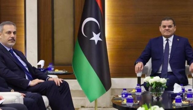 Ο Φιντάν στη Λιβύη με τον έκπτωτο απατεώνα Αμπντούλ Χαμίντ Ντμπεϊμπά