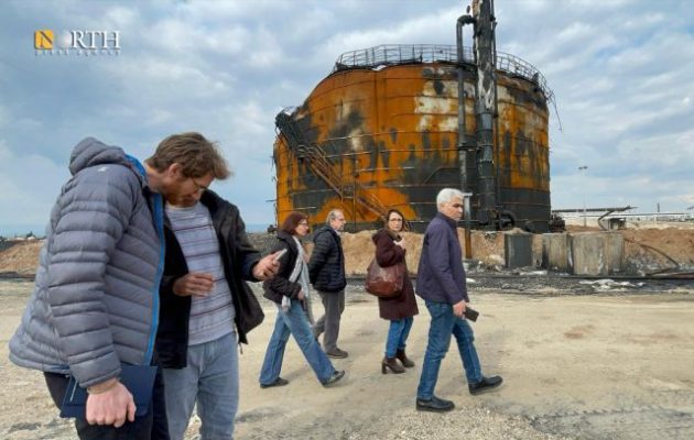 Συρία-AANES: Γαλλική αντιπροσωπεία επισκέφθηκε κοίτασμα πετρελαίου που βομβαρδίστηκε από την Τουρκία