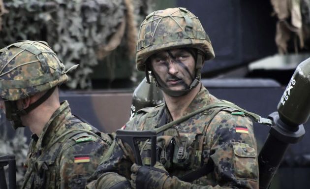 Καγκελάριος Σολτς: Όχι στην αποστολή χερσαίων δυνάμεων στην Ουκρανία, κόντρα στον Μακρόν