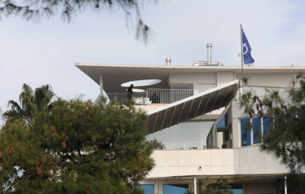 Μακελειό στη Γλυφάδα: Η δήλωση της οικογένειας Καρνέση