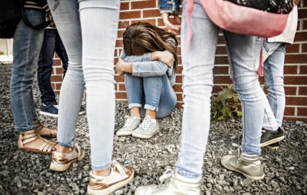 Γερμανία: Συμμορίες κοριτσιών, ένα νέο φαινόμενο – Ποιο το κίνητρο των κοριτσιών που εγκληματούν