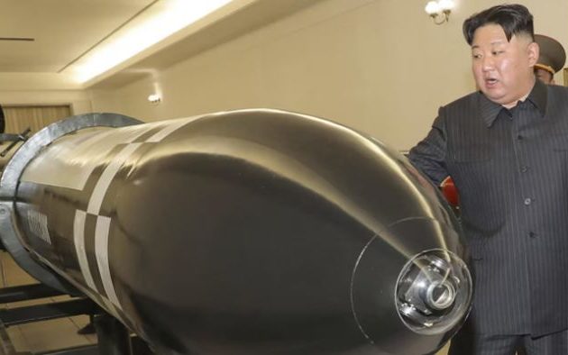 Η Βόρεια Κορέα παράγει και στέλνει τεράστιες ποσότητες πυρομαχικών στον Πούτιν