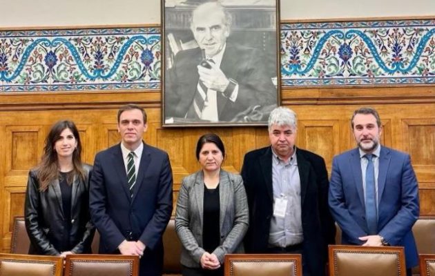 Η συμπρόεδρος των σοσιαλιστών Κούρδων της Συρίας (PYD) συναντήθηκε με Μάντζο και Δημακαρέα του ΠΑΣΟΚ