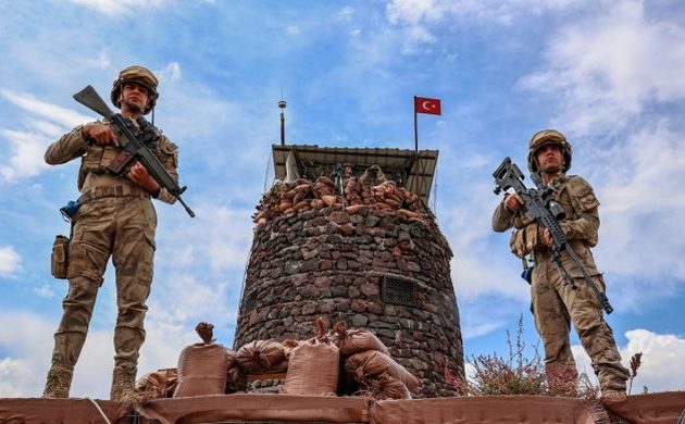 Οι Τούρκοι συνοριοφύλακες συνεχίζουν να σκοτώνουν Σύρους πρόσφυγες στα σύνορα με τη Συρία