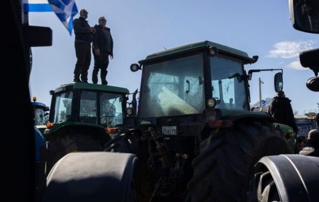 Αγρότες: Φεύγουν από την πλατεία Συντάγματος και επιστρέφουν στα μπλόκα