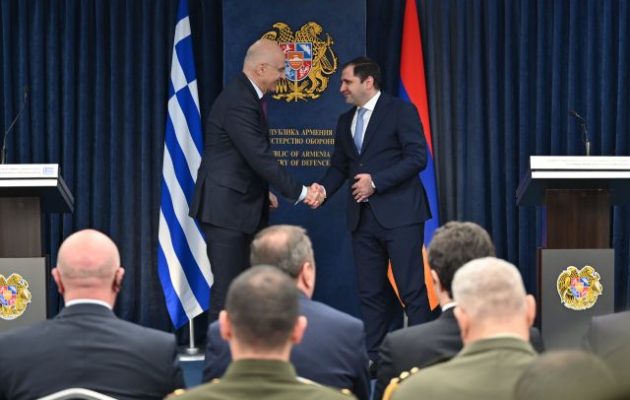 Νίκος Δένδιας για Ελλάδα και Αρμενία: «Μοιραζόμαστε παρόμοιες τραγωδίες, εμπειρίες διωγμών και γενοκτονιών»