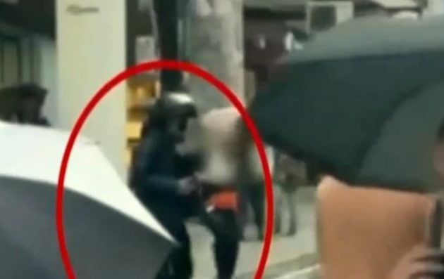 Το μυστήριο με το διαβατήριο του Ιρακινού που μαχαίρωσε την 21χρονη στην Ερμού – «Φοβάται, δεν μπορεί να κοιμηθεί»