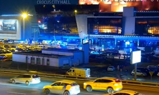 Μακελειό Μόσχα: Ξεπέρασαν τους 90 οι νεκροί και τους 150 οι τραυματίες – Συλλήψεις υπόπτων