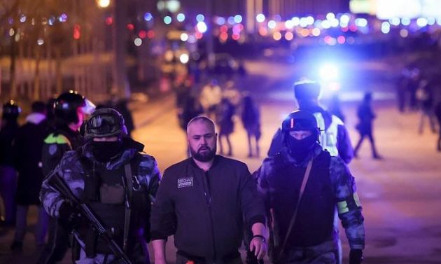 Μακελειό στη Ρωσία: Ξεπέρασαν τους 60 οι νεκροί – Η Ουάσιγκτον επιβεβαιώνει ότι το ISIS βρίσκεται πίσω από την επίθεση
