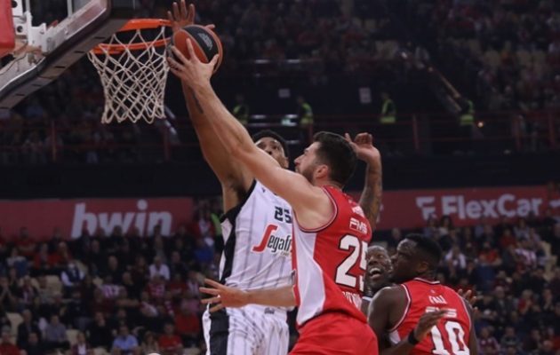 Euroleague: Ο «ατσάλινος» Ολυμπιακός νίκησε τη Βίρτους Μπολόνια 74-69 και «βλέπει» τετράδα