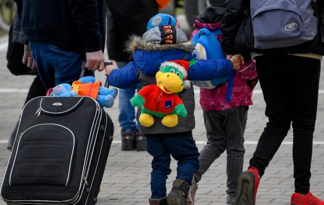 Περίπου 4,2 εκατομμύρια Ουκρανοί έχουν βρει καταφύγιο στην Ε.Ε.