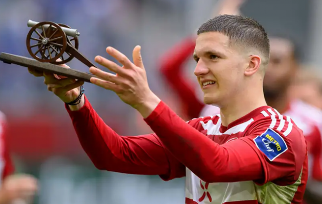 DW: «Βασιλιάς» στη Β’ Γερμανίας ο νεαρός Έλληνας ποδοσφαιριστής Χρήστος Τζόλης