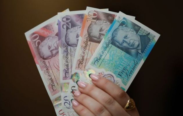 Βρετανία: Κυκλοφόρησαν τα χαρτονομίσματα στα οποία εικονίζεται ο βασιλιάς Κάρολος