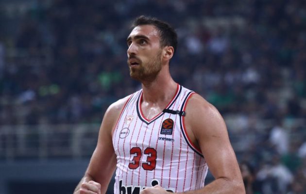 Μια ανάσα από τον τίτλο ο Ολυμπιακός – Έκανε άνετα το 2-0 με τον Παναθηναϊκό (92-86) και πάει για το «σκούπισμα»