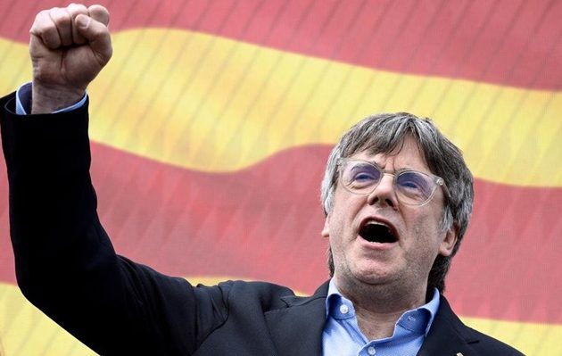 DW: Η επιστροφή του Κάρλες Πουτζντεμόν στην Ισπανία – Θα συλληφθεί;