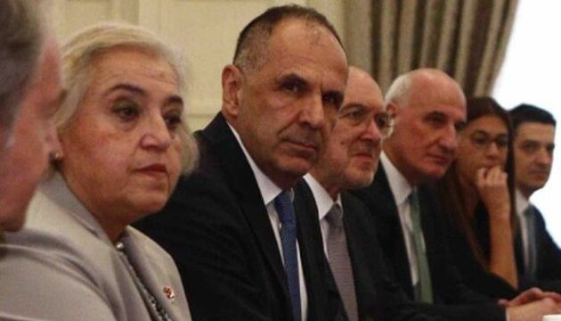 Αλαλούμ στο ΥΠΕΞ για τη συνάντηση Γεραπετρίτη-Φιντάν