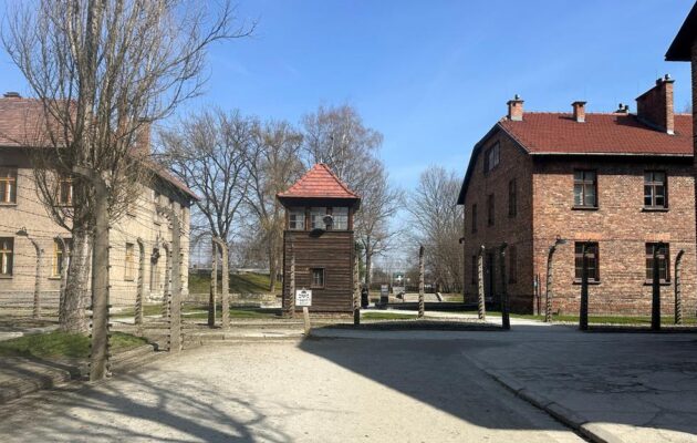 Άουσβιτς: 80 χρόνια από την απελευθέρωση των επιζώντων – 55.000 Έλληνες Εβραίοι μεταξύ των θυμάτων