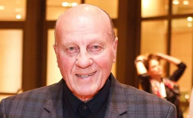 Πέθανε ο Μίμης Δομάζος σε ηλικία 83