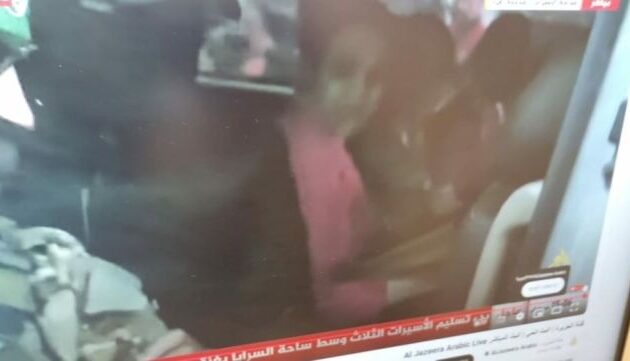 Η Χαμάς παρέδωσε τις Ισραηλινές ομήρους στον Ερυθρό Σταυρό